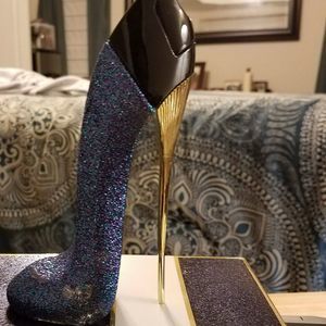 Meet your Posher, Roxie